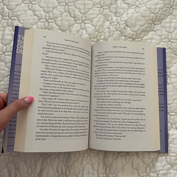 Time of the Twins Kendall and Kylie Jenner Book Signed Edition - Picture 4 of 7